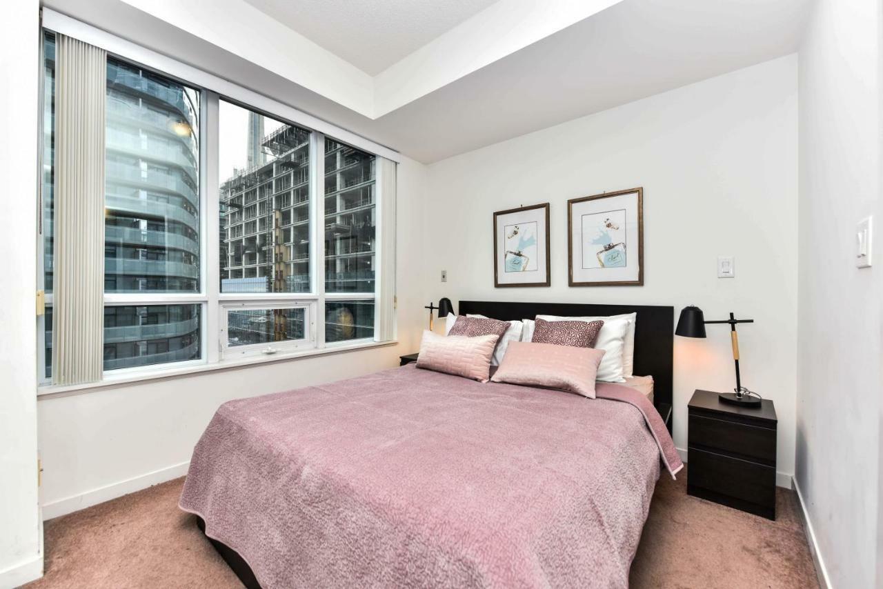 Sarkar Suites - Maple Leaf Square Toronto Buitenkant foto