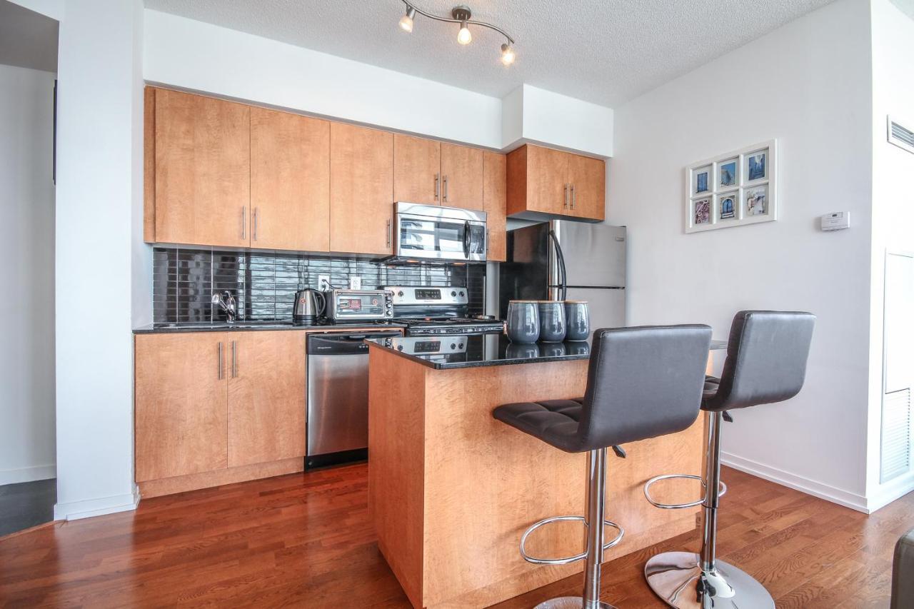 Sarkar Suites - Maple Leaf Square Toronto Buitenkant foto