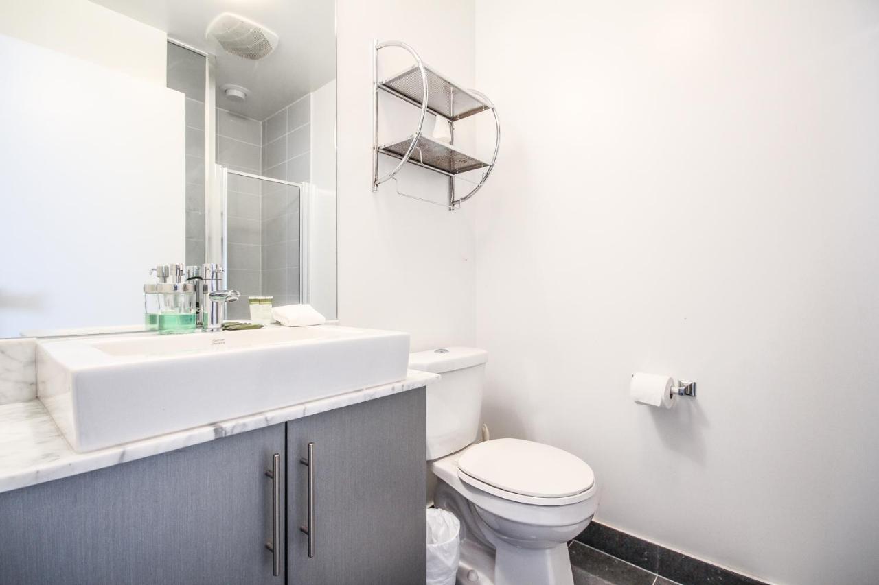 Sarkar Suites - Maple Leaf Square Toronto Buitenkant foto